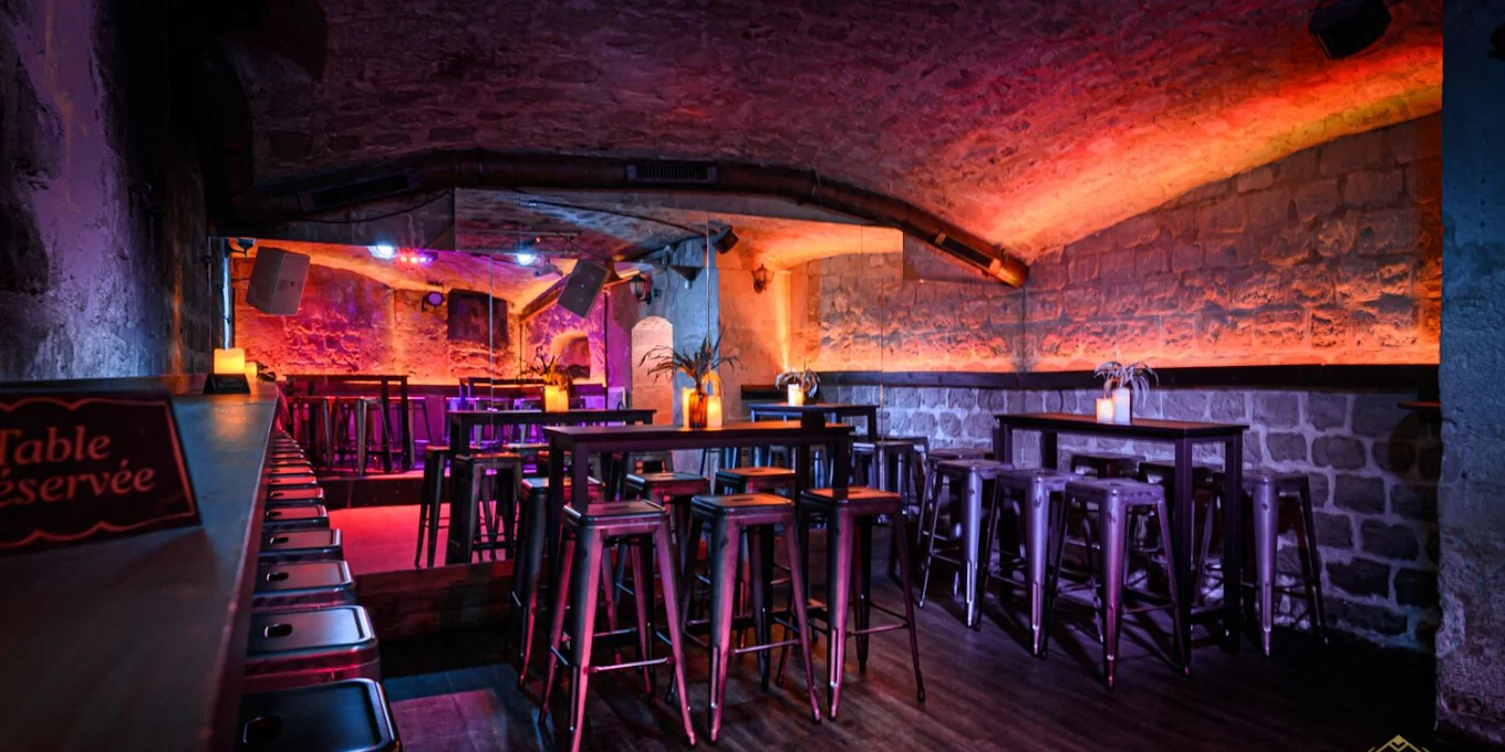 Moonlight Bar 3